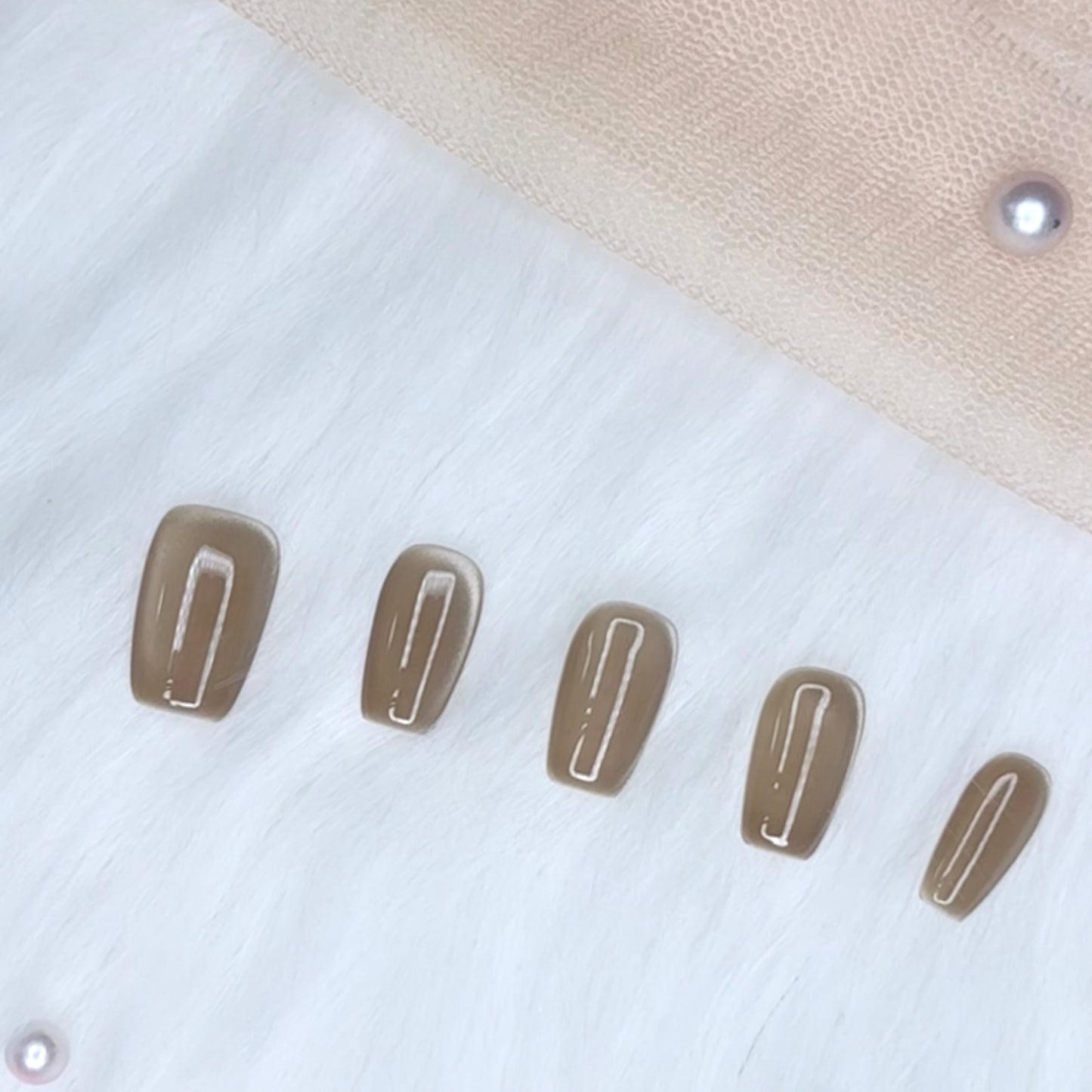 Neutral Chic Minimalist Nails